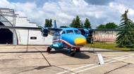 Transportní letoun LET-410 UVP na letišti v Pardubicích